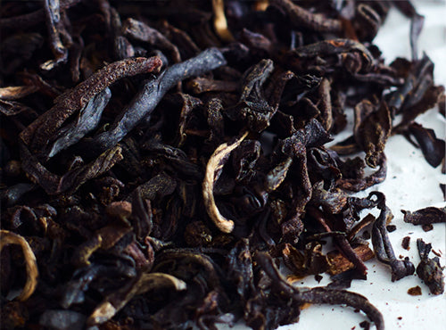Close up of English Breakfast black tea leaves -teapigs